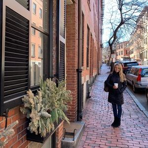 Meet your Posher, Emily